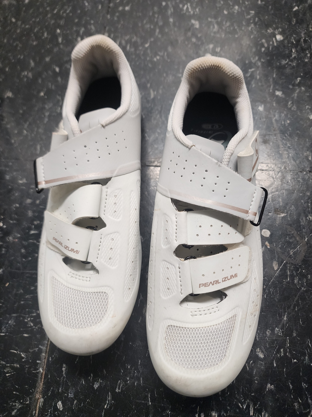 Pearl Izumi White Women's Cycling Sneakers with Triple Hook-and-Loop Straps